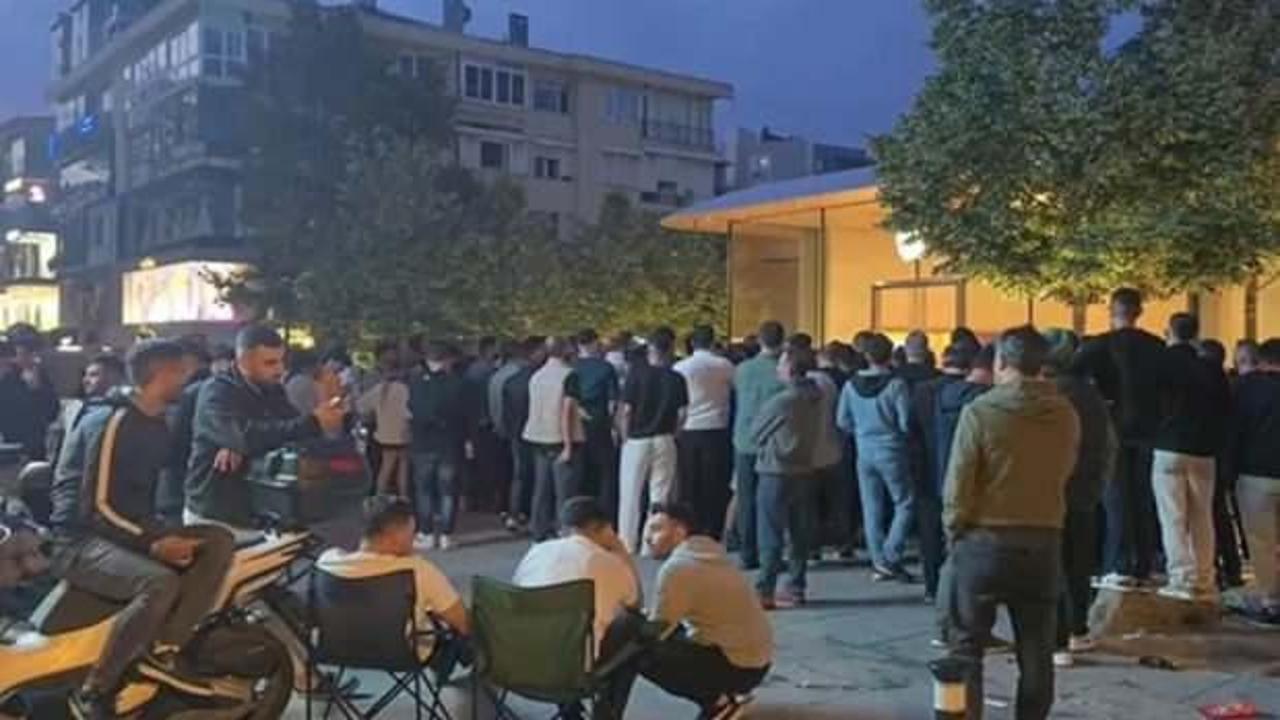 Gece boyunca iPhone 16 kuyruğundaydılar! Kim oldukları ortaya çıktı...