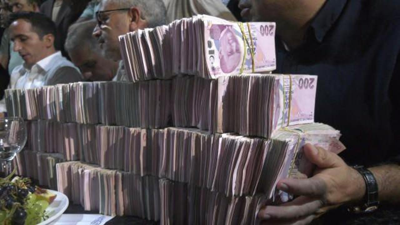 Geline 3 kilo altın, damada 4 milyon TL takıldı