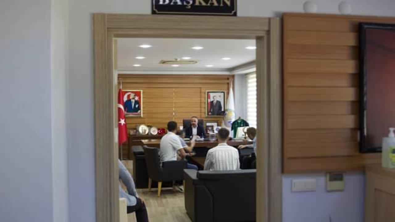 Kapanmayan &lsquo;makam&rsquo; odası kapısı! &lsquo;Başkan ile g&ouml;r&uuml;şemedim diyen &ccedil;ıkmaz&rsquo;