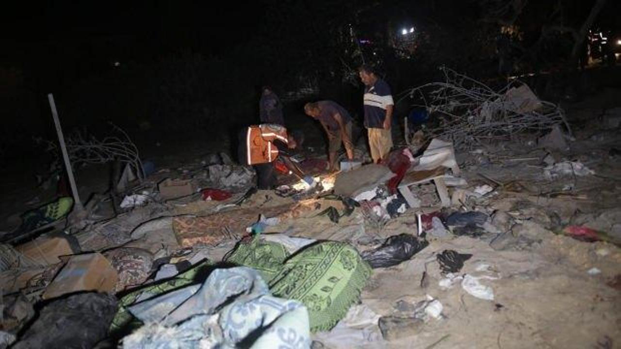 Katil ordu yine m&uuml;lteci kampını vurdu...  3'&uuml; kadın 5 Filistinli şehit oldu!