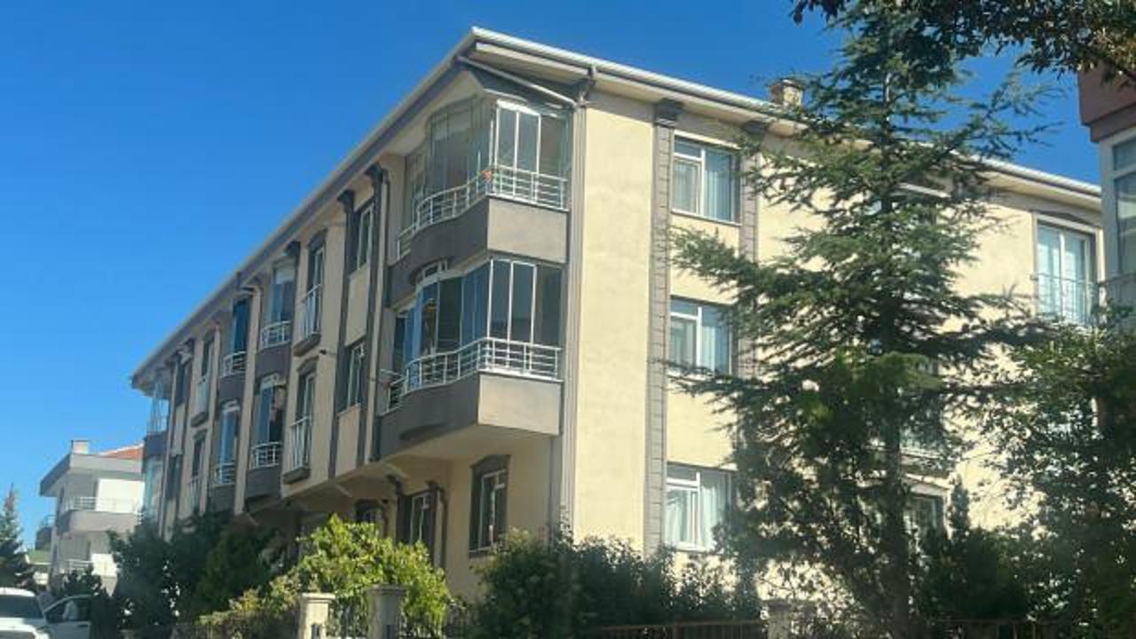 Komşuların halı &ccedil;ırpma kavgası: 1 &ouml;l&uuml;, 1 yaralı