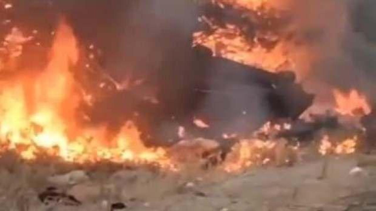 Motosikletle çarpışan araçta yangın çıktı: 1 ölü, 2 yaralı