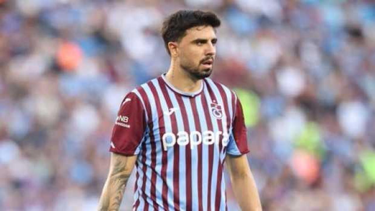 Ozan Tufan, koltuk değnekleriyle sahadan ayrıldı