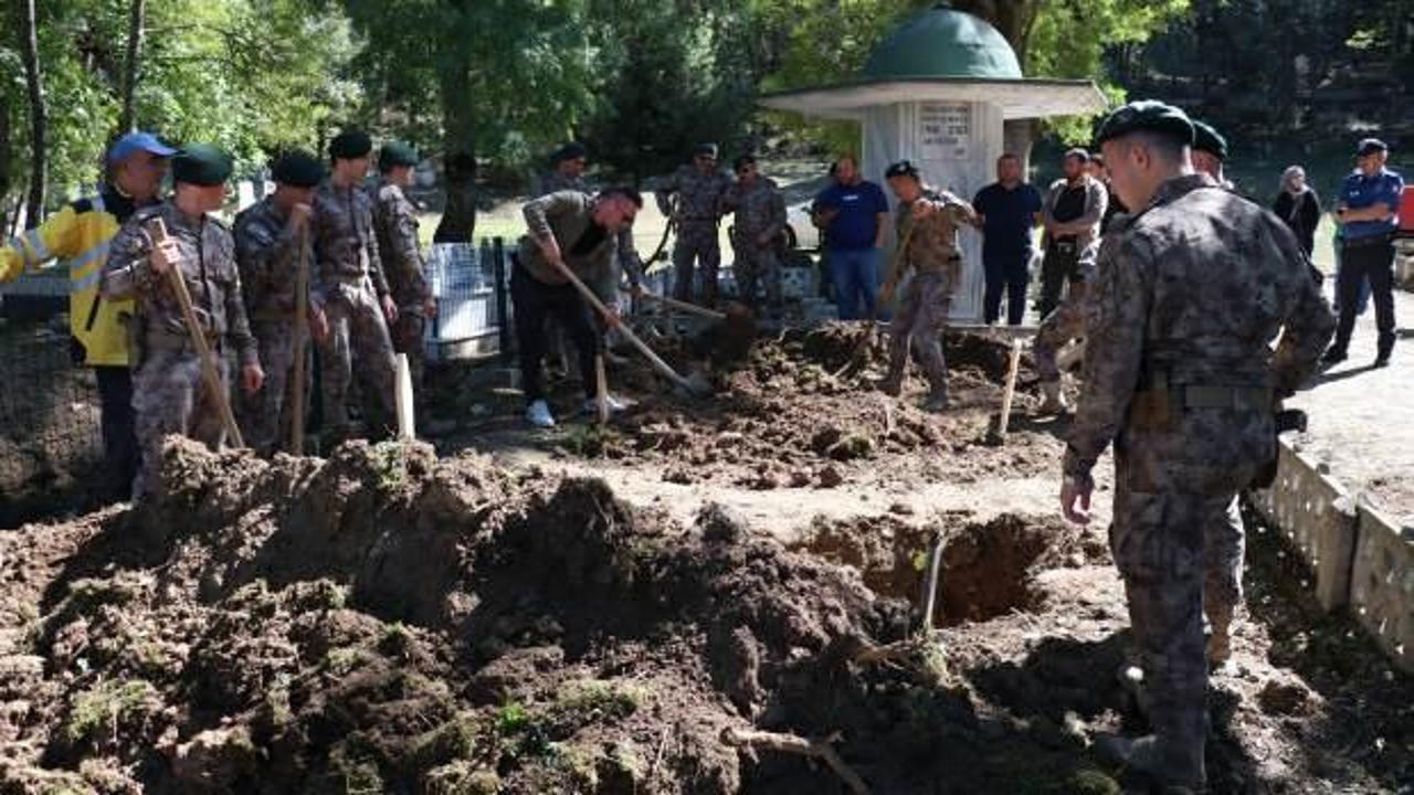 Şehit polisin kabri ailesinin isteği üzerine taşındı