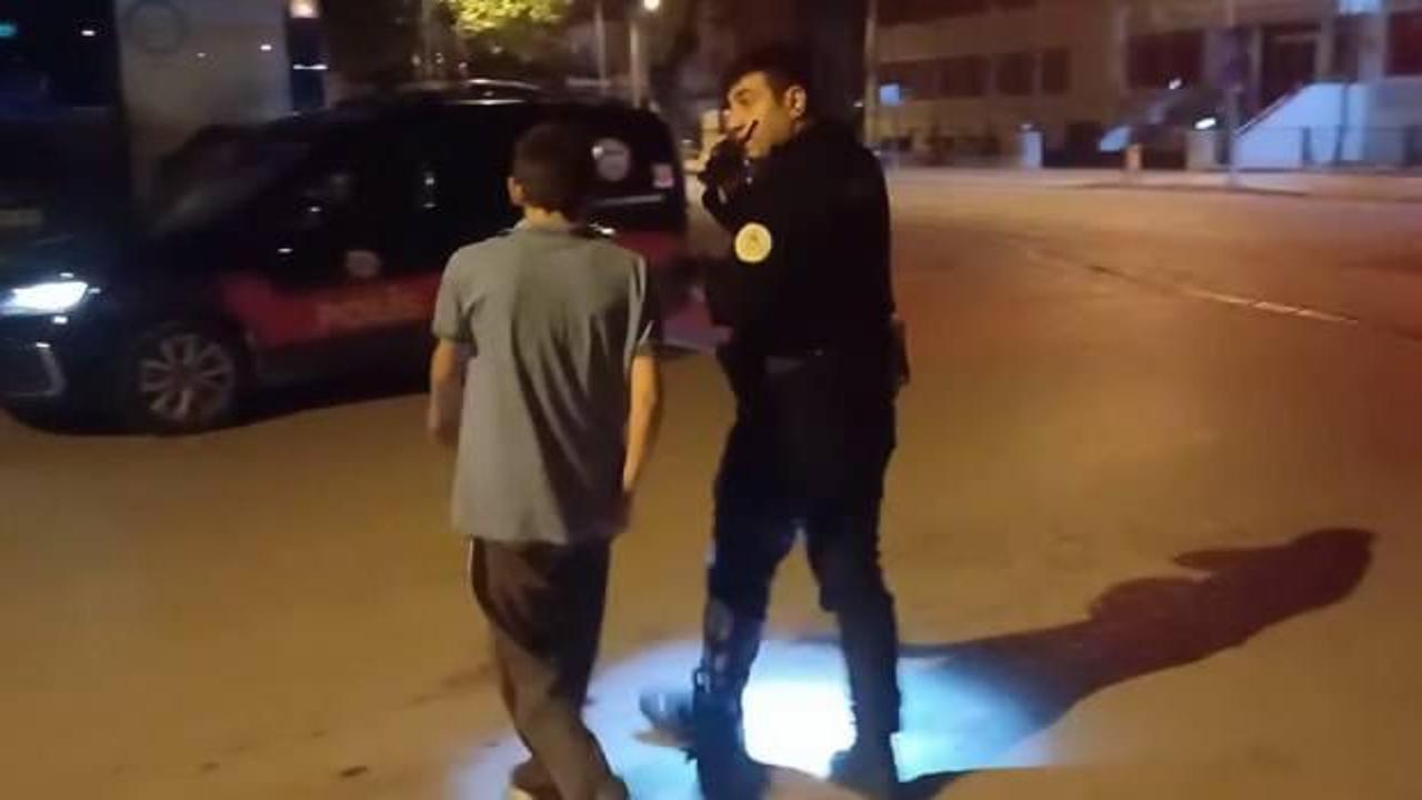 Sokakta tehlike &ccedil;anları &ccedil;alıyor: 15 yaşında ve silahlı