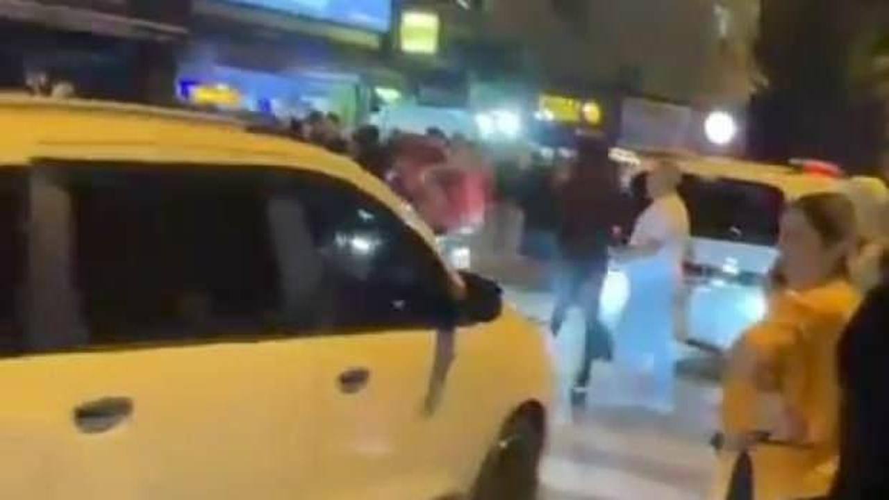 Vatandaşlar Şeyda Yılmaz'ın şehit edildiği yere karanfil bıraktı