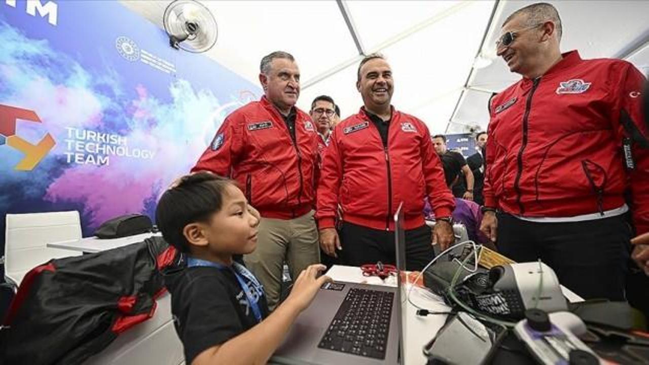 Bakan Kacır: Türk milletinin iradesi sarsılmaz!