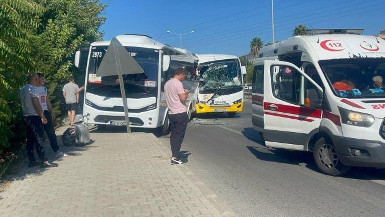 Antalya'da tur midib&uuml;sleri &ccedil;arpıştı! Yaralılar var