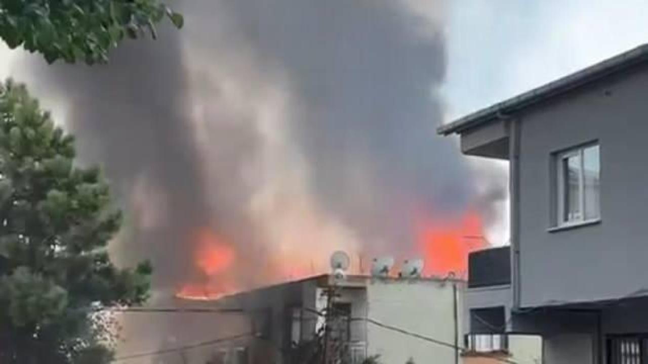 Ataşehir'de bina yangını! Çok sayıda ekip bölgede!