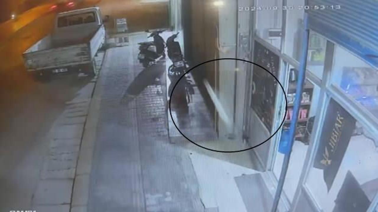 Hatay'da faciaya ramak kala: R&ouml;gar kapağı yerinden fırladı!