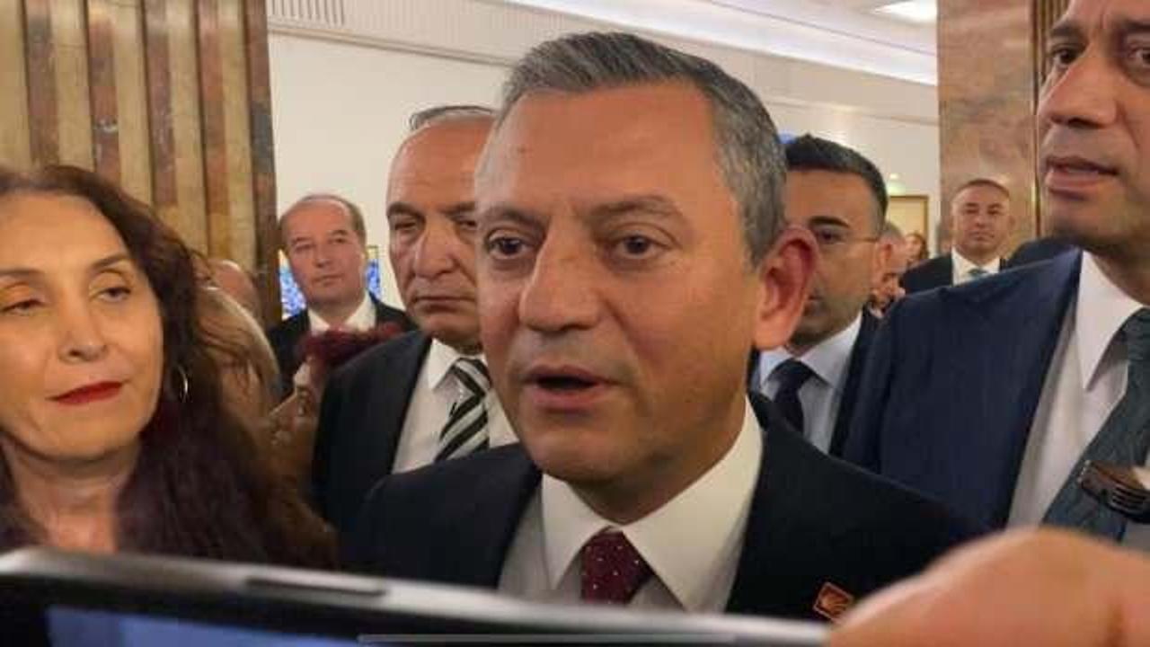 Başkan Erdoğan'ı ayakta karşılayan Özgür Özel'den açıklama