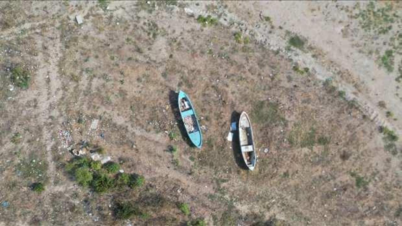 Manisa'da kuruyan Marmara Gölü'nde bilimsel inceleme yapıldı
