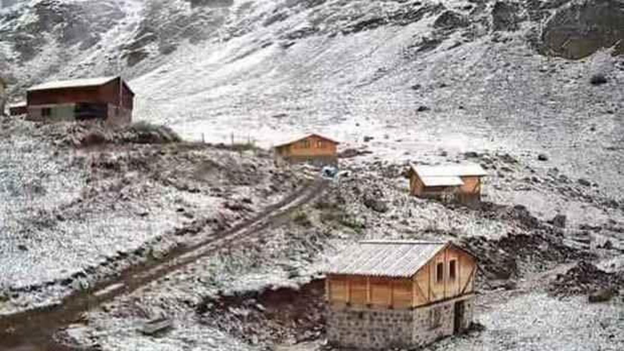 Rize'ye mevsimin ilk karı yağdı