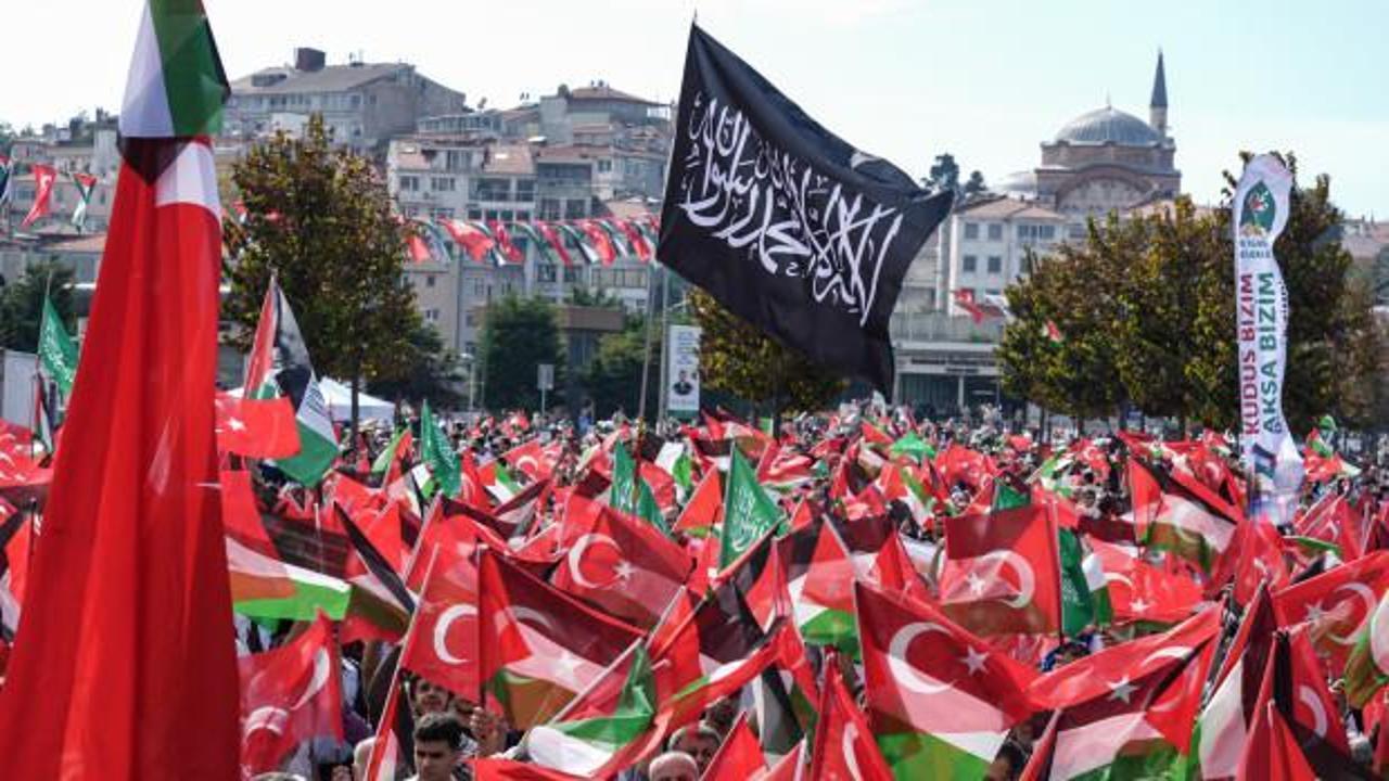 &Uuml;sk&uuml;dar Meydanı'nda Gazze mitingi! Binlerce kişi soykırıma karşı toplandı