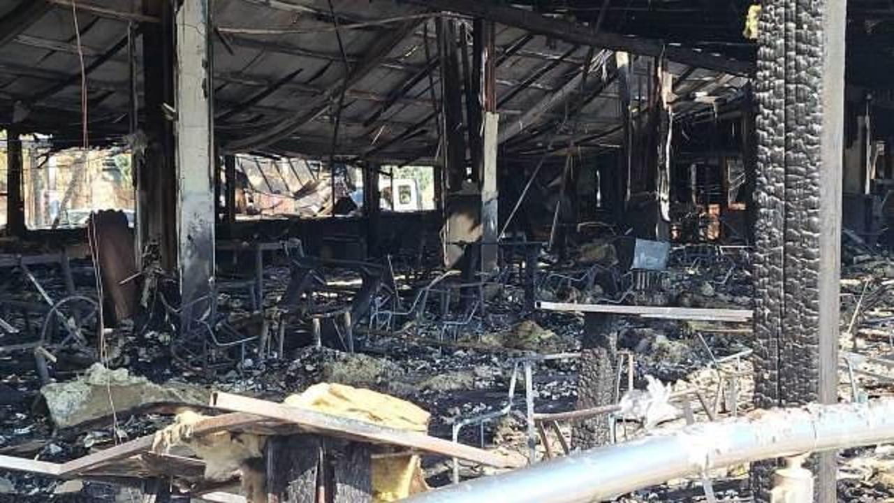 Alev alev yanan restorandaki zarar, gün ağarınca ortaya çıktı