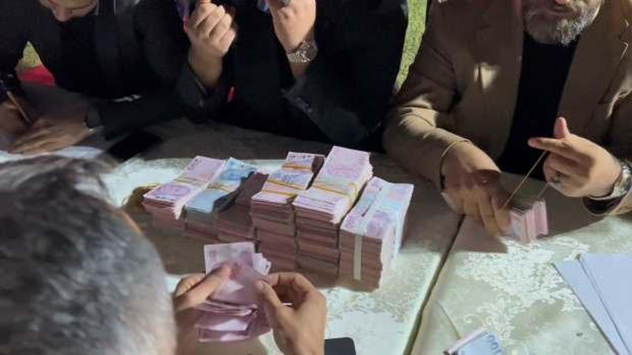  &Ccedil;ekmek&ouml;y'deki s&uuml;nnet d&uuml;ğ&uuml;n&uuml;nde 3 milyonluk takı takıldı