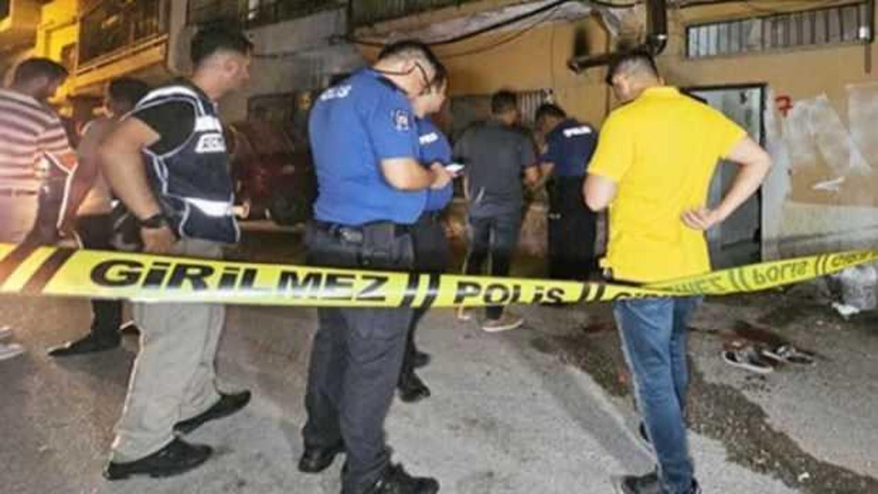 D&uuml;n&uuml;r&uuml;n&uuml; sokak ortasında tabancayla &ouml;ld&uuml;rd&uuml;