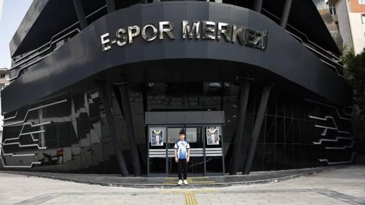 E-spor oyuncusu Emirhan, 23 milyon arasından 44’üncü oldu