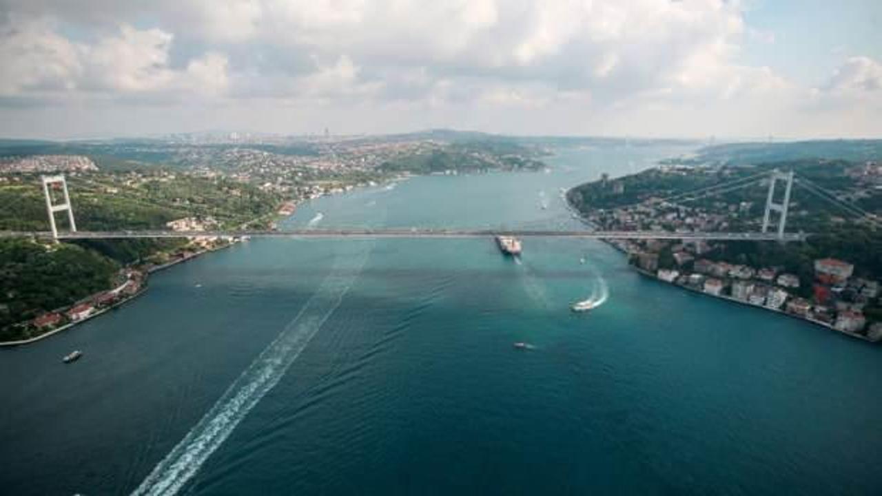 İstanbul Boğazı'nda gemi trafiği &ccedil;ift taraflı durduruldu!