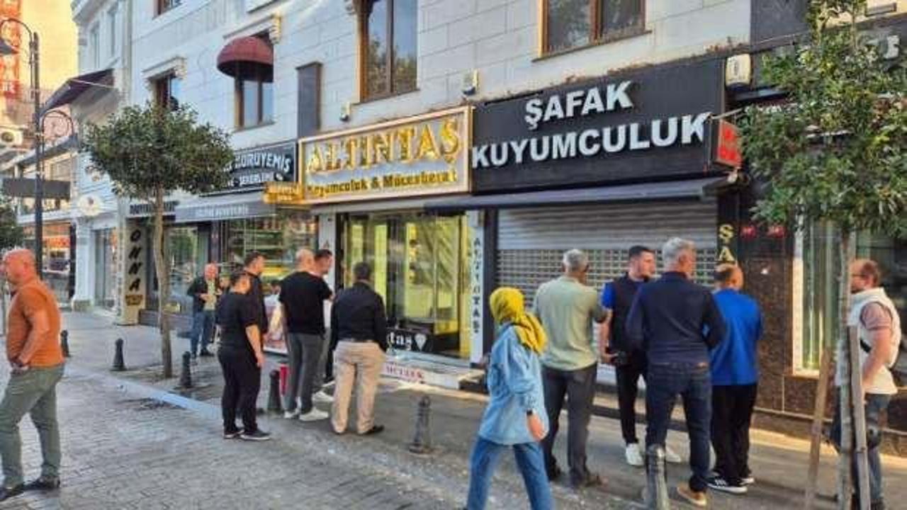İstanbul'da kuyumcu soygunu: 2 kilo altın &ccedil;aldılar!