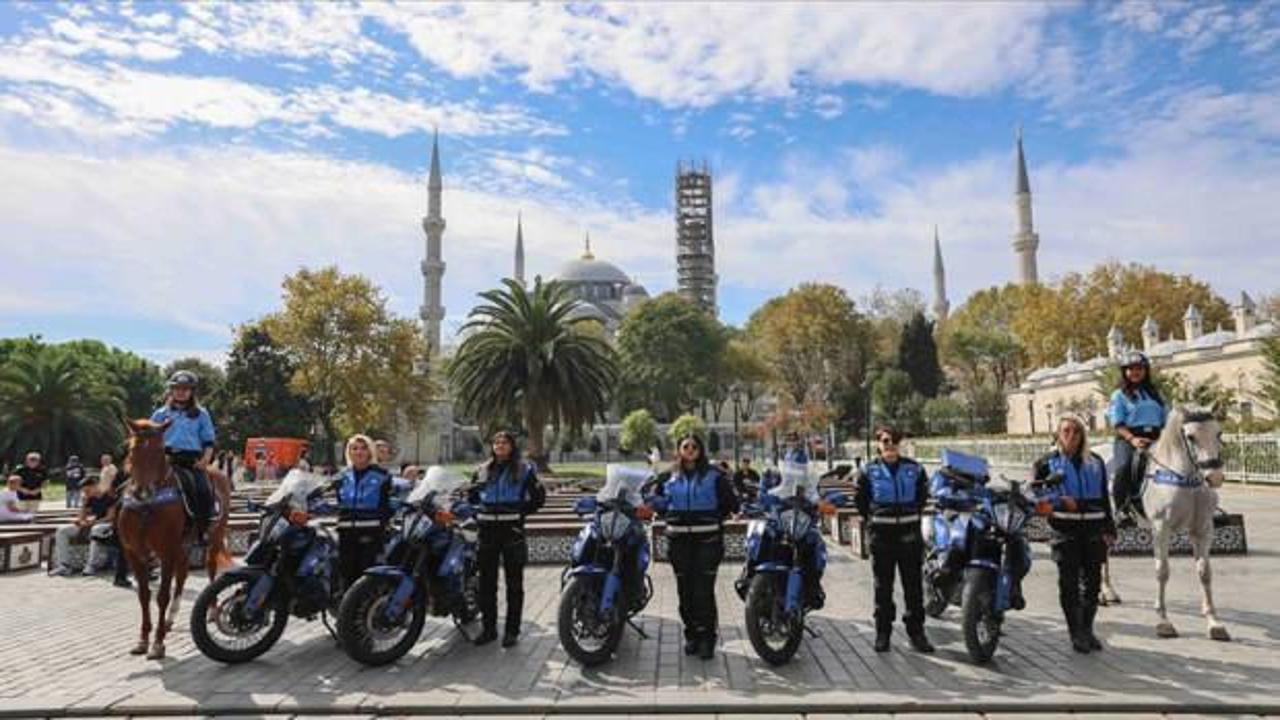 İstanbul'da motosikletli ve atlı kadın zabıtalar görev başında