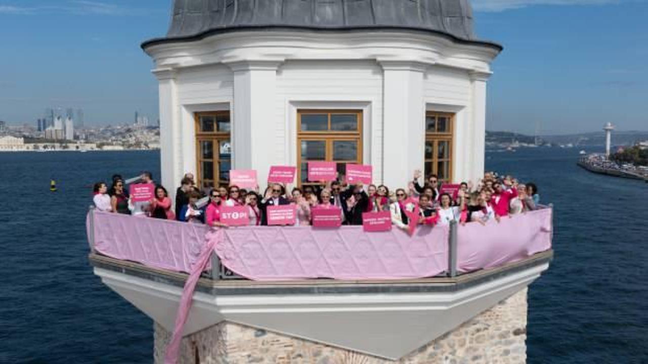 Meme kanserinde farkındalık i&ccedil;in Kız Kulesi'ne pembe kurdele asıldı