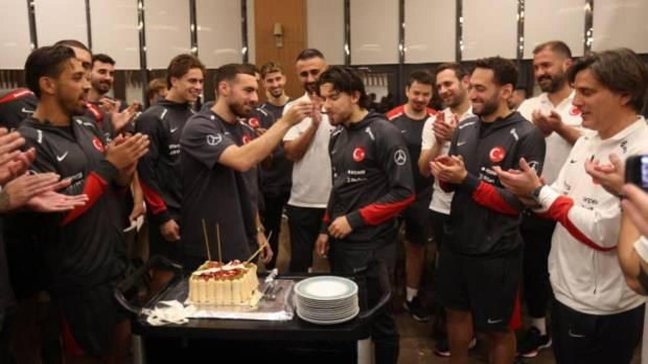 Milli Takım'da Ferdi Kadıoğlu'nun doğum g&uuml;n&uuml; kutlandı