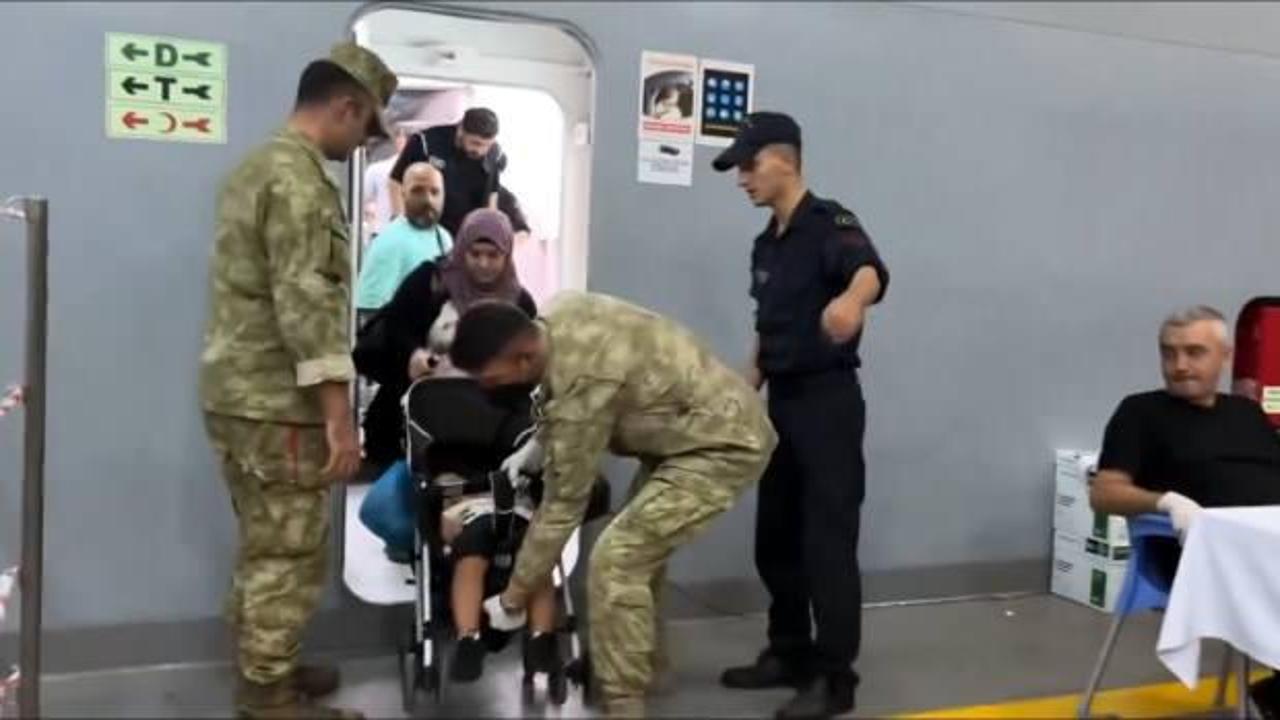 T&uuml;rkiye, 966 kişiyi L&uuml;bnan'dan tahliye ediyor