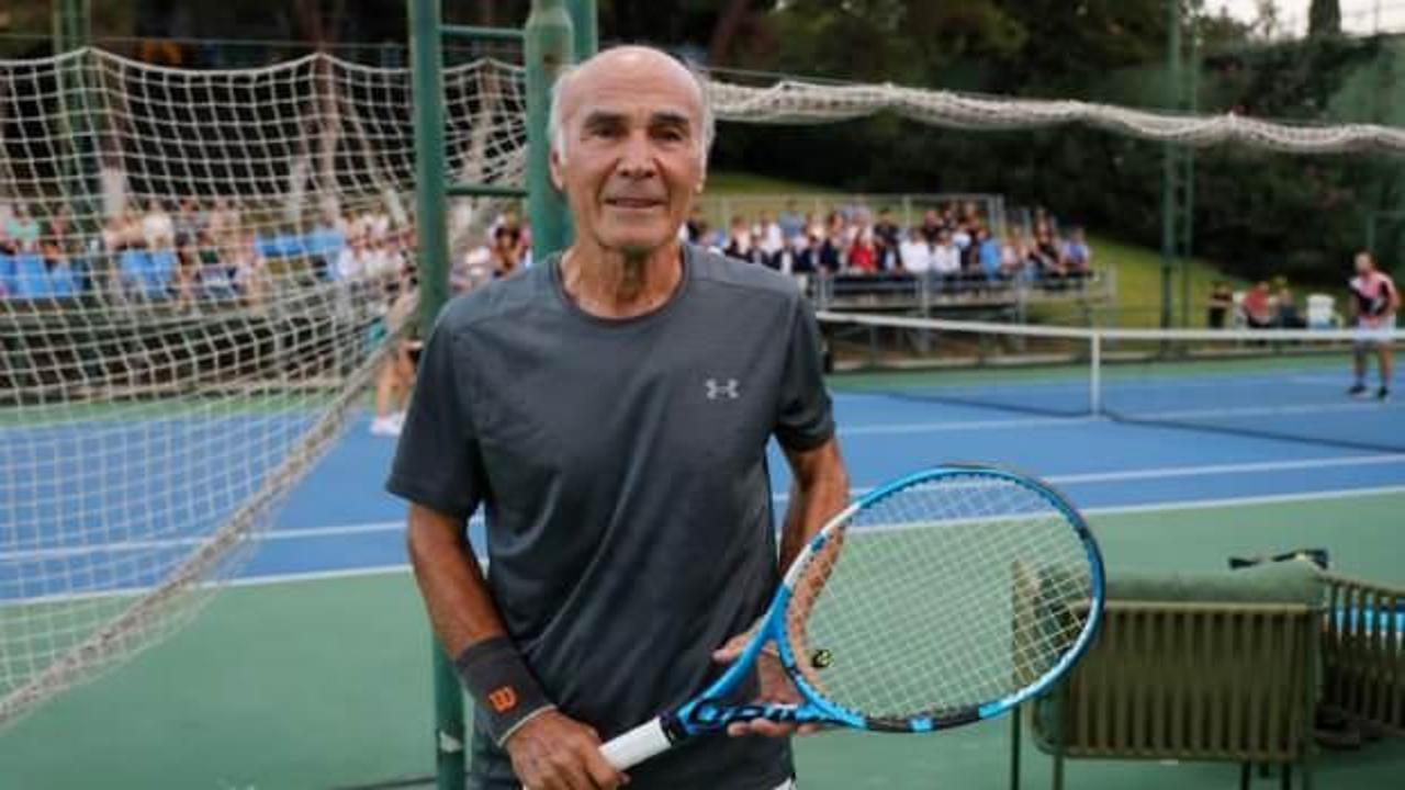 77 yaşındaki emekli tümgeneral teniste tarih yazıyor