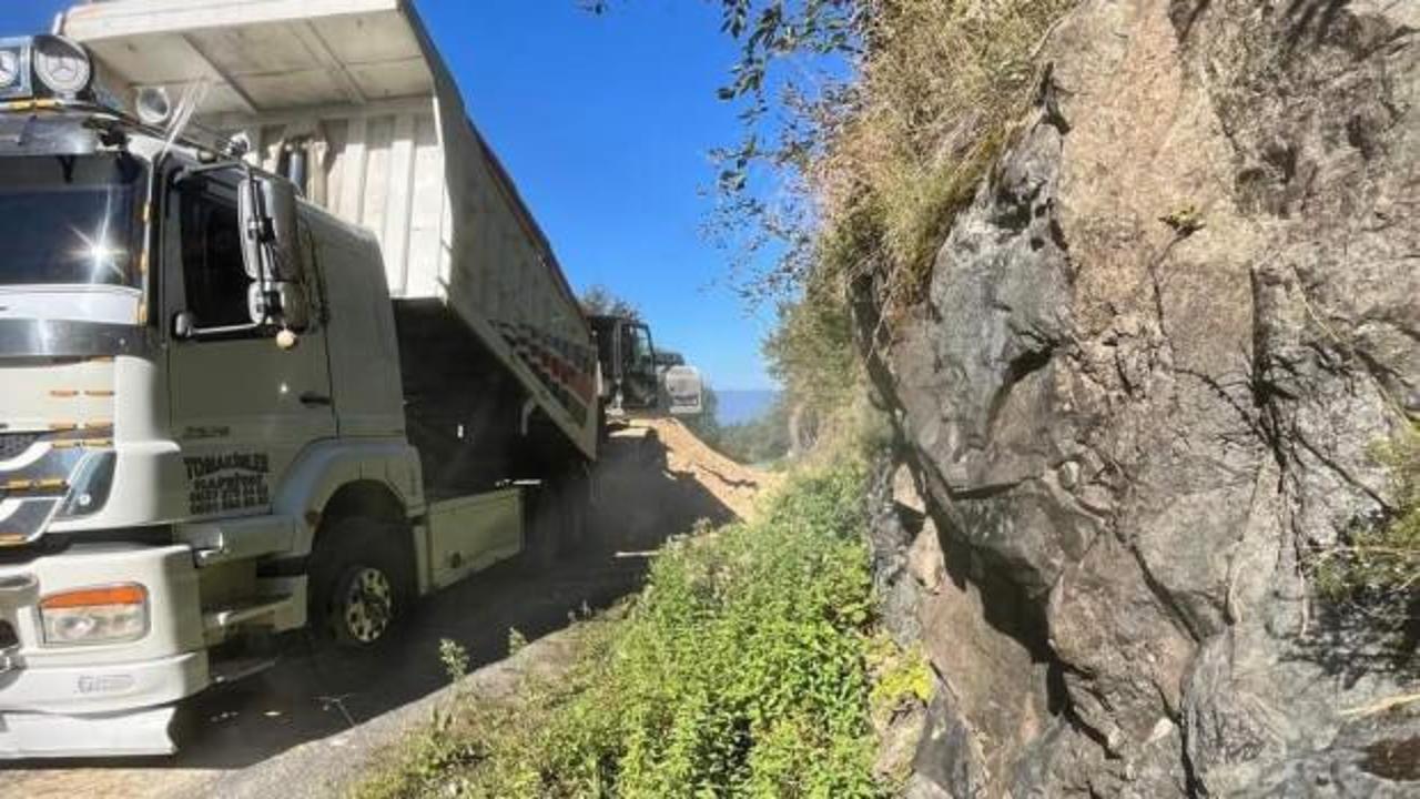 AFAD harekete geçti: Yollar kapatıldı, evler boşaltıldı! Bir mahallede 'kaya' paniği!