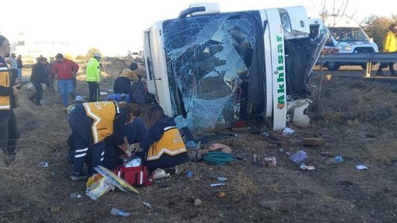 Aksaray'da ne oldu? Yolcu otob&uuml;s&uuml; m&uuml; devrildi? Ka&ccedil; &ouml;l&uuml;, yaralı var?