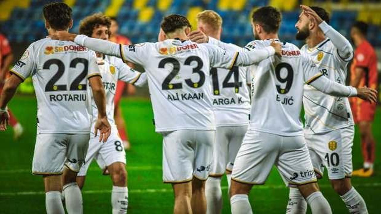 Ankaragücü, Yeni Malatyaspor'u 3 golle devirdi