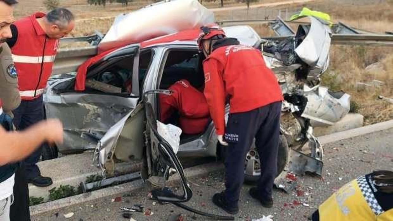 Asker oğullarını birliğine götürürken kaza yaptılar: 1 ölü, 2 yaralı