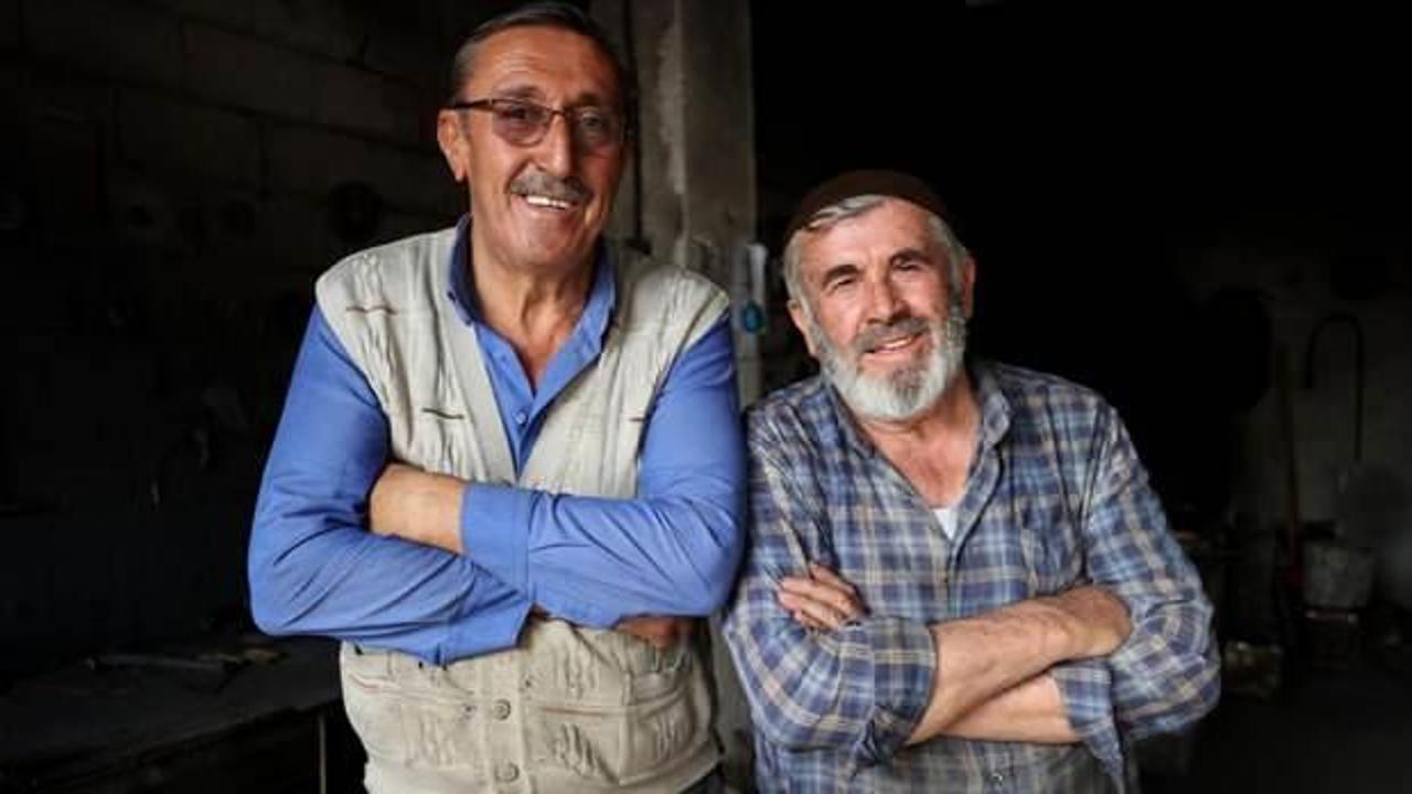 Ata mesleğini sürdüren kardeşler 60 yıldır demire şekil veriyor