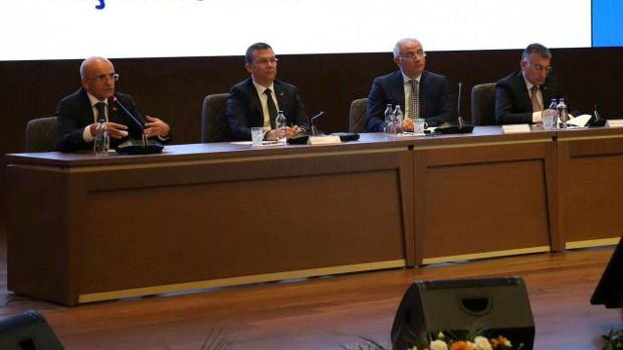 Bakan Şimşek'ten AK Parti Genel Merkezi'nde sunum