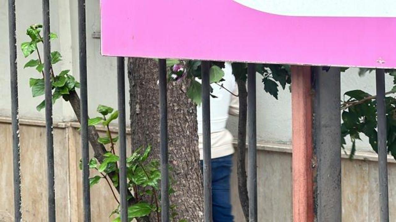 Okulda korku dolu anlar: &Ouml;ğretmen m&uuml;d&uuml;re silah &ccedil;ekti! &Ouml;ğrenciler tahliye edildi