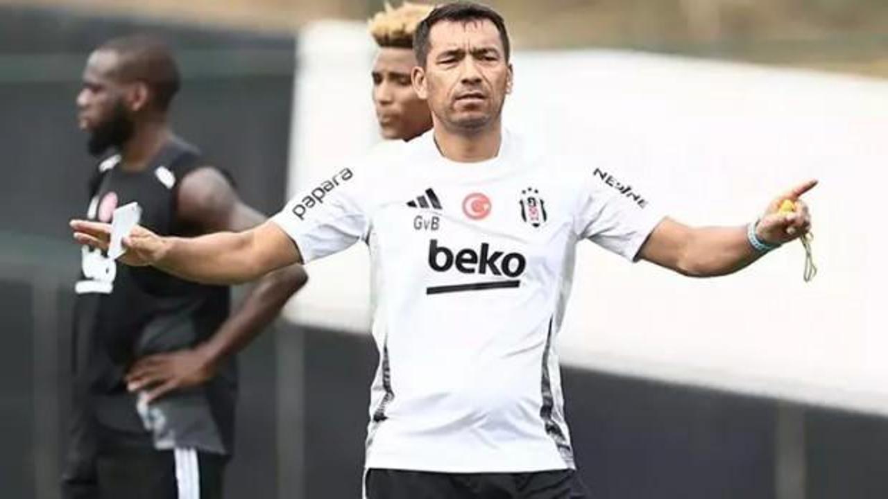 Van Bronckhorst kararsız! İki isim arasında kaldı