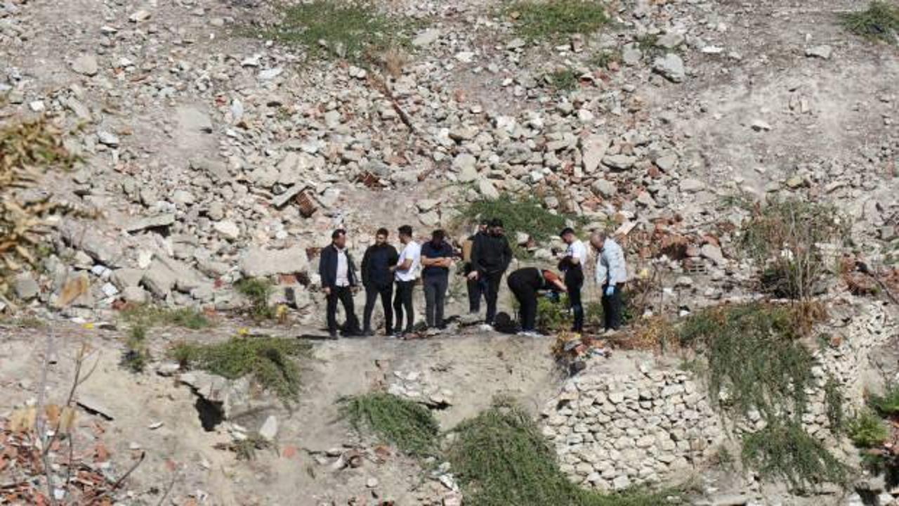 Yer Denizli: Boş arazide &ccedil;ok sayıda insan kemiği bulundu!