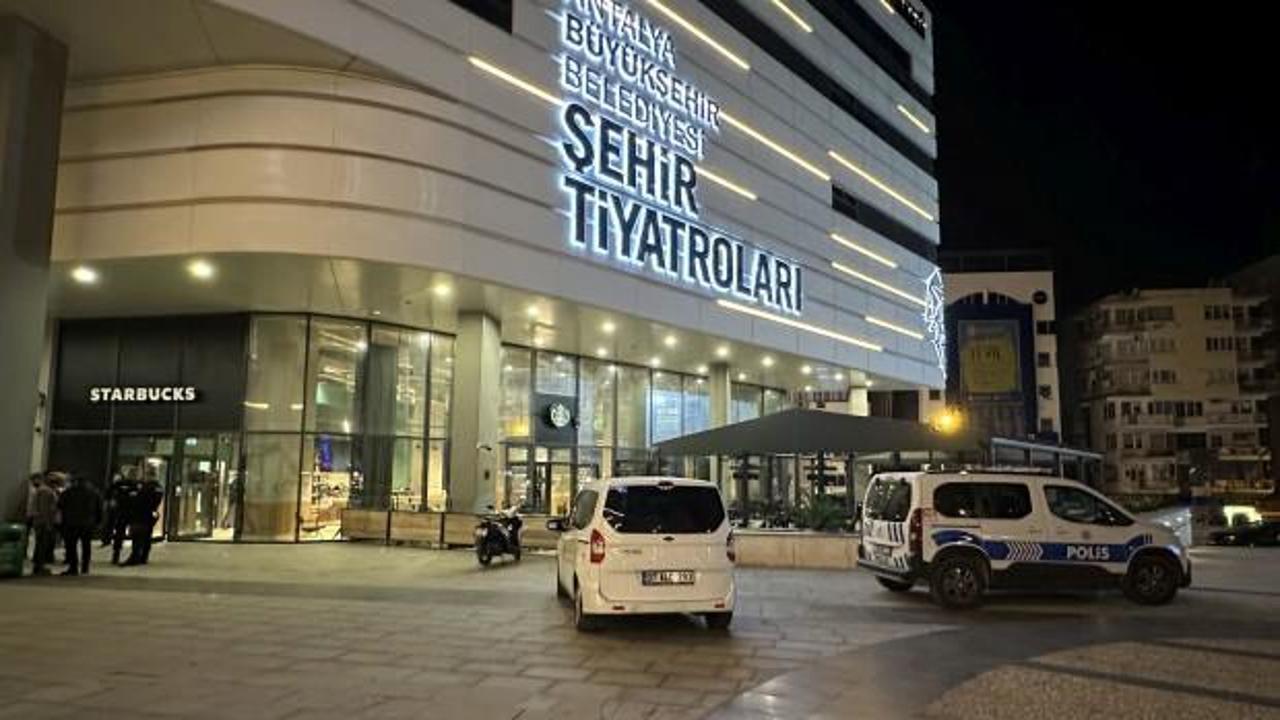 Antalya'da Starbucks şubesine molotoflu saldırı d&uuml;zenlendi