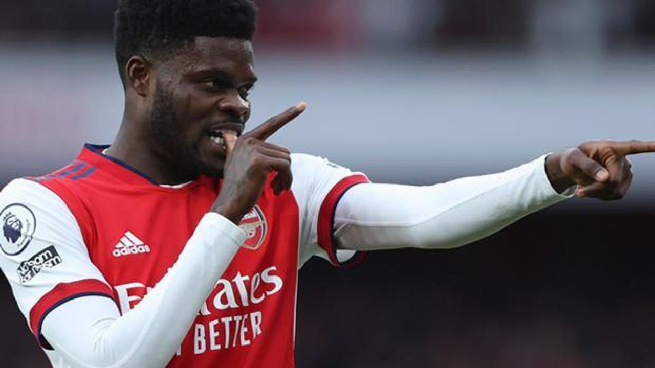 Beşiktaş Arsenal'in yıldızı i&ccedil;in masada! 