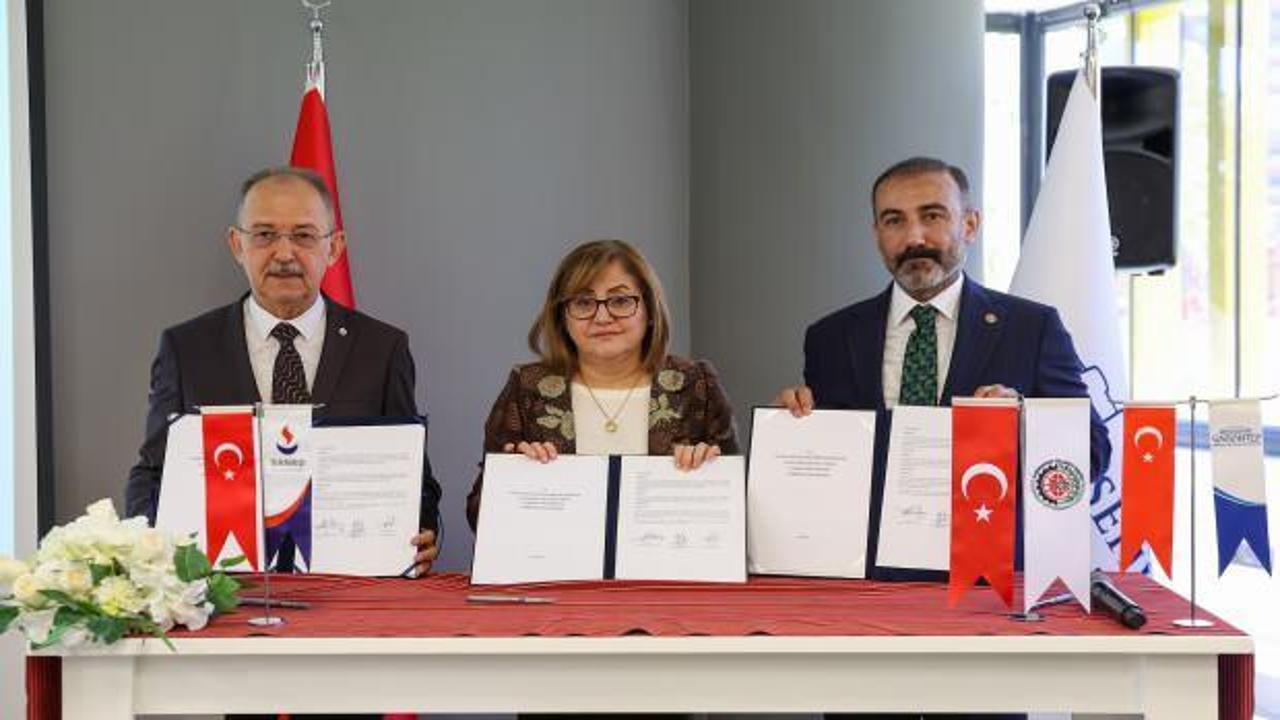 Gaziantep'te heyecanlandıran protokol i&ccedil;in imzalar atıldı 