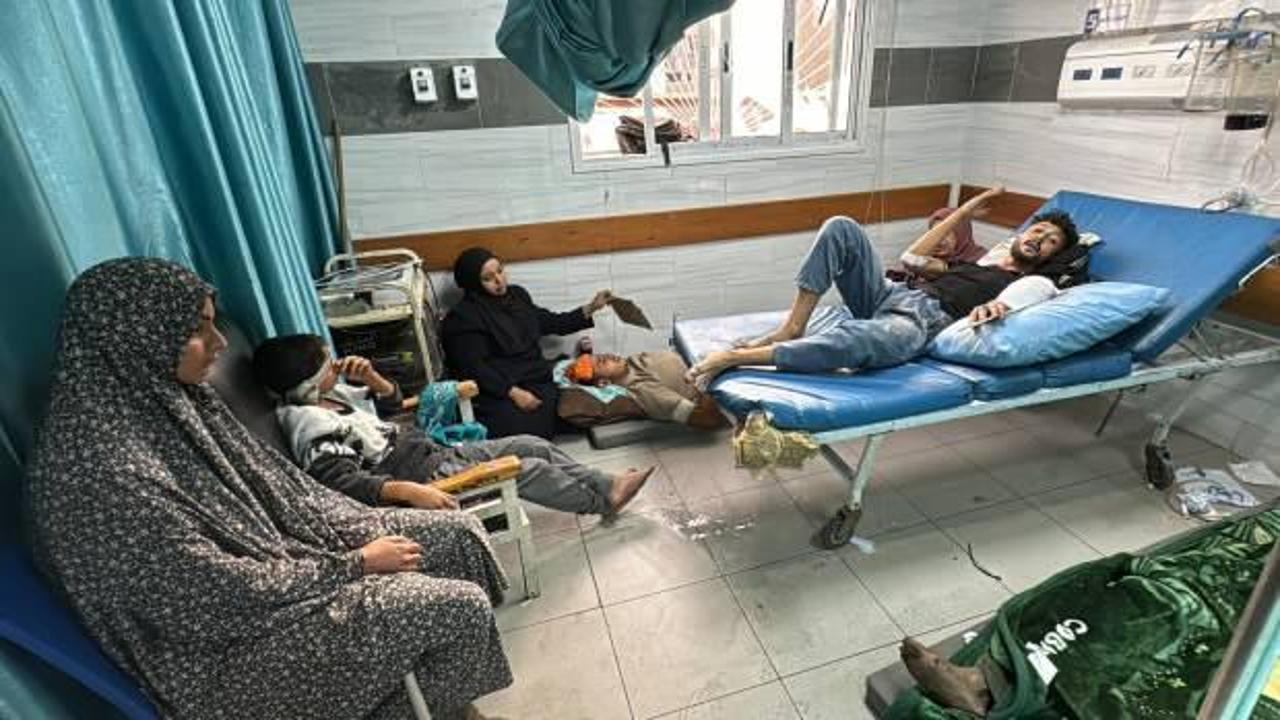 İsrail'in kuşattığı hastaneden çıkartılan Filistinli kadın: Günlerce...