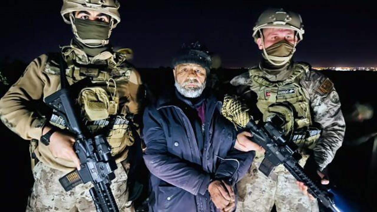 Mezarlıkta 3 kadını &ouml;ld&uuml;rd&uuml;, &ouml;zel ekip yakaladı!