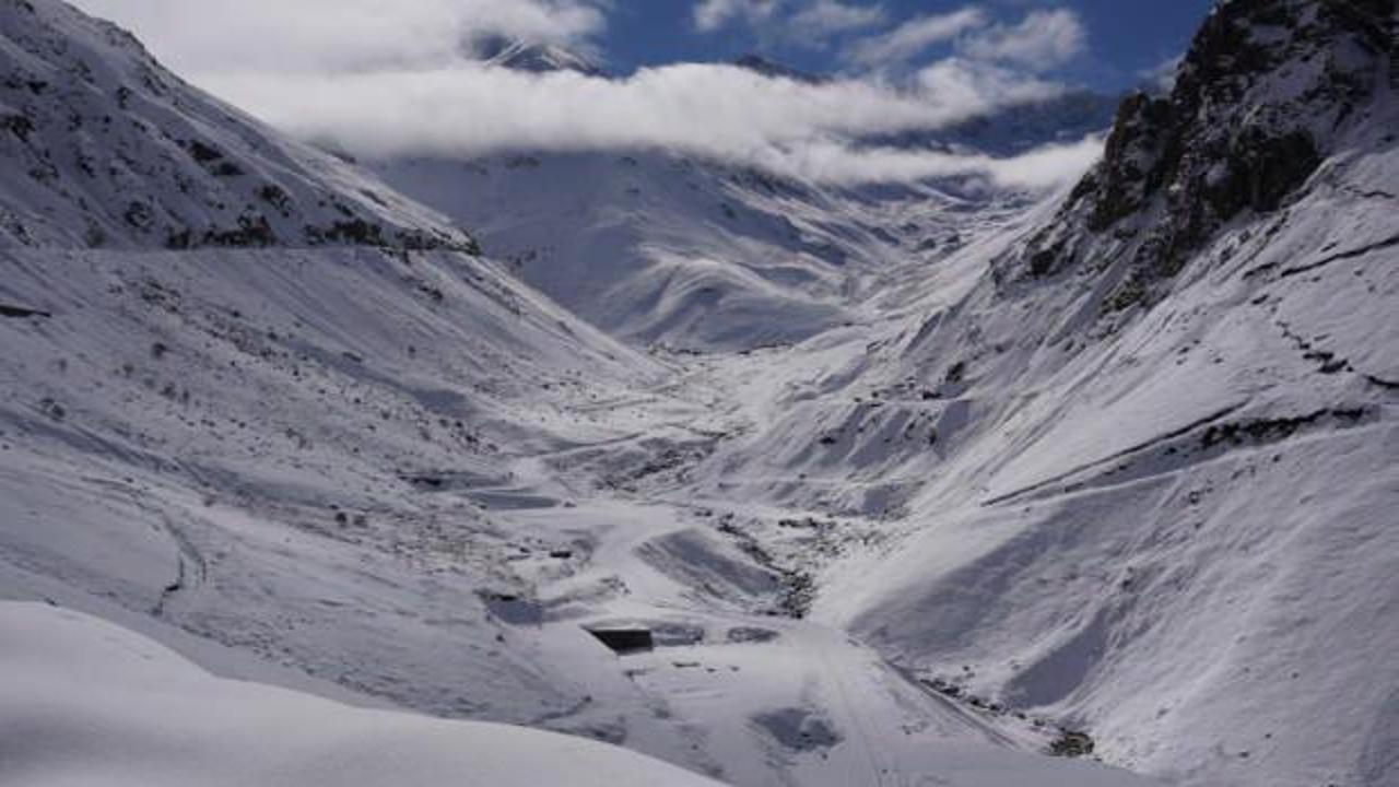 Rize'nin karlı yaylalarından kartpostallık g&ouml;r&uuml;nt&uuml;ler