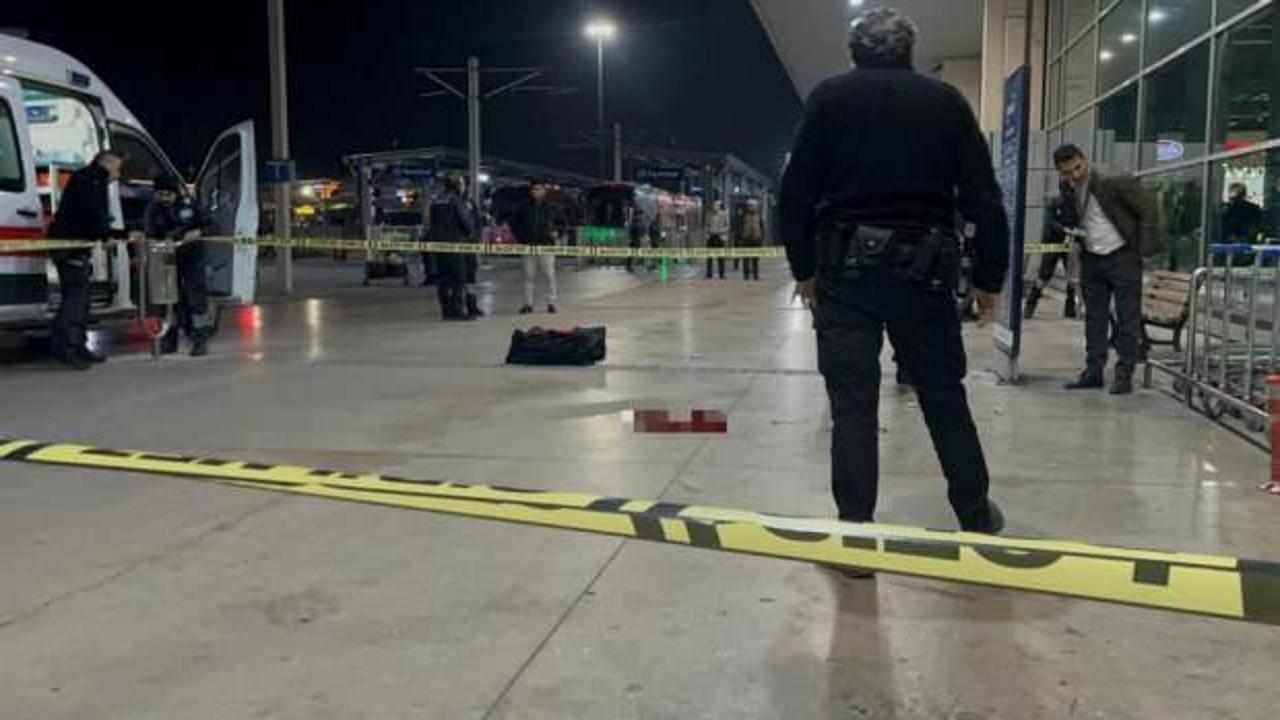 Takip ettiği husumetlisini terminalde vurdu