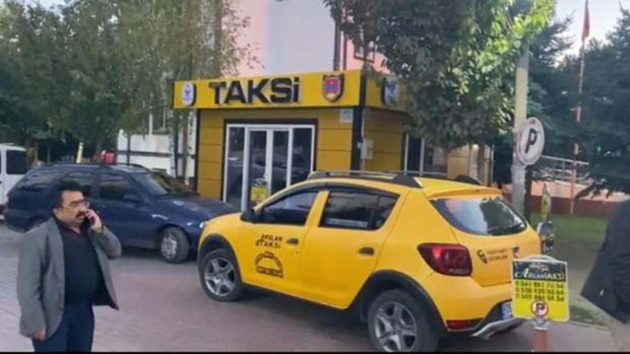 Teröristler gasp ettikleri ticari taksinin şoförünü şehit etti