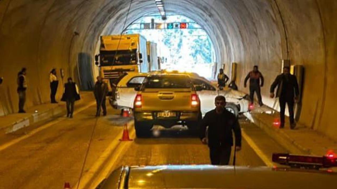 Tünelin içinde korkutan kaza! Biri bebek 3 kişi yaralandı