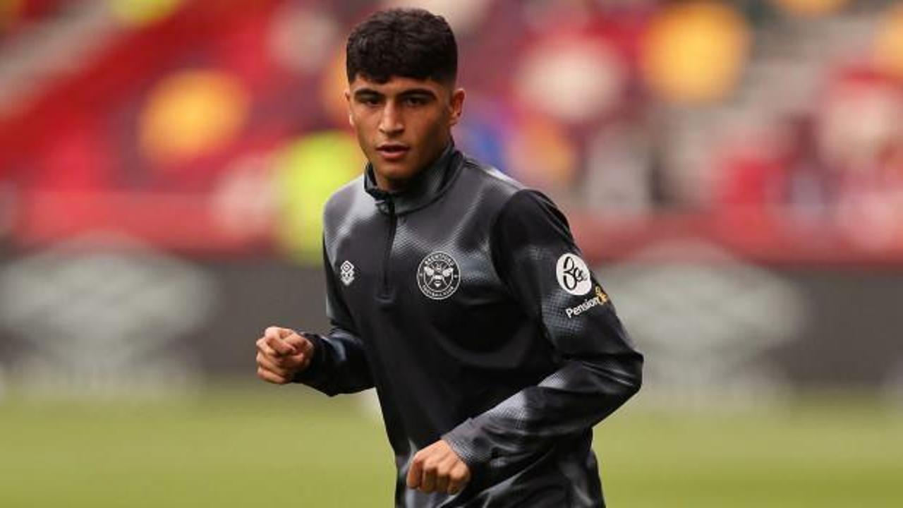 Yunus Emre Konak: İngiltere'de kariyerim &ccedil;ok iyi gidiyor