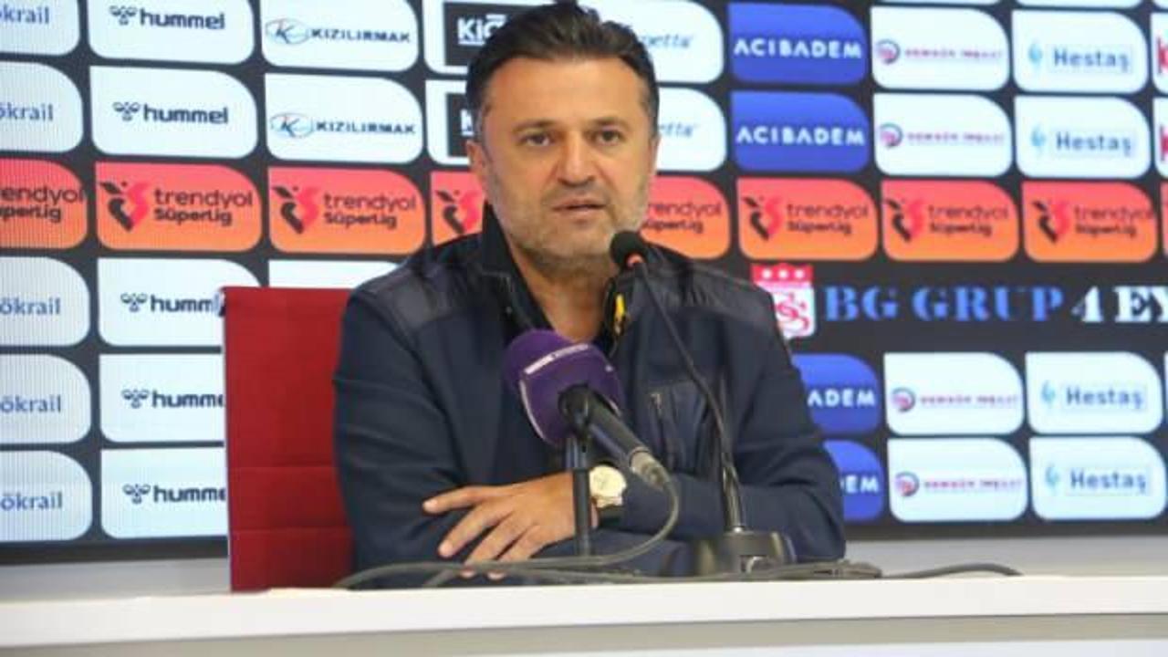 B&uuml;lent Uygun'dan basın toplantısında dua!