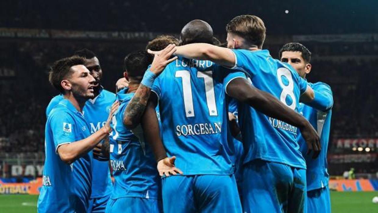 Napoli dev maçta Milan'ı yıktı